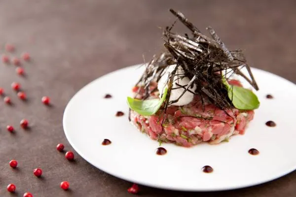 Tartare de boeuf coupé au couteau 