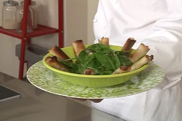 Image recette Aiguillettes de canard croustillantes, salade d'épinard citron confit