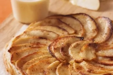 Image recette Tarte fine de pommes à la  cannelle, crème anglaise vanillée 