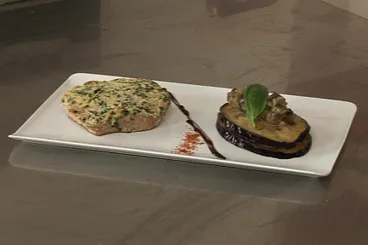 Image recette Thon à l'unilatérale de Parmigiano reggiano, mille-feuille d'aubergine
