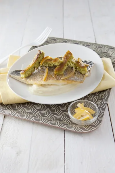 Image recette Filet de daurade au citron confit, blinis aux légumes verts, purée de panais