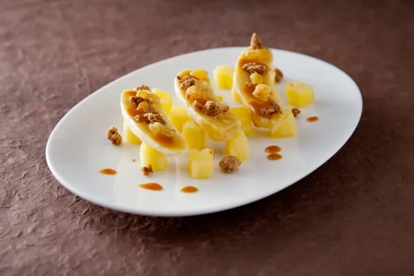 Image recette Finger de banane aux amandes et miel sauce caramel au poivre
