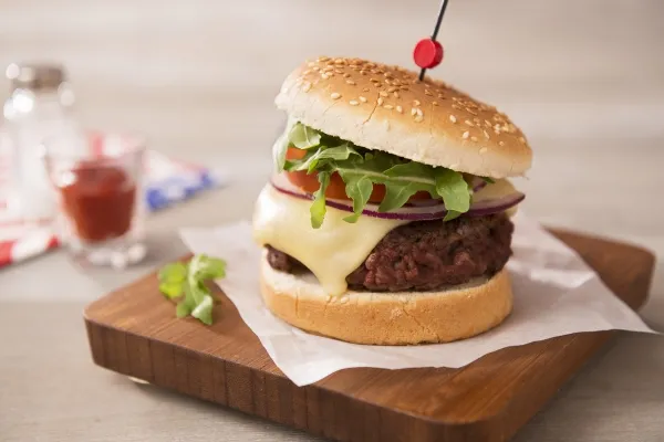 Image recette Burger de bœuf montagnard et mesclun