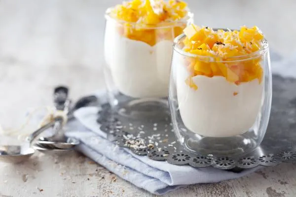 Image recette Blanc-manger à l'eau de fleur d'oranger et aux oranges, tuiles au sésame