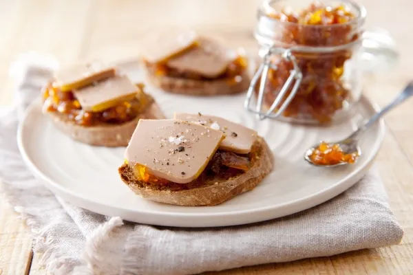 Image recette Toast de foie gras aux 5 céréales et confit d’oignons