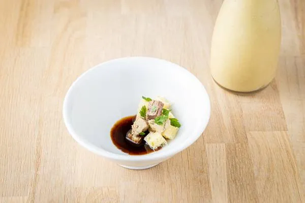 Image recette Soupe de panais, dés de foie gras, jus de veau et brioche 
