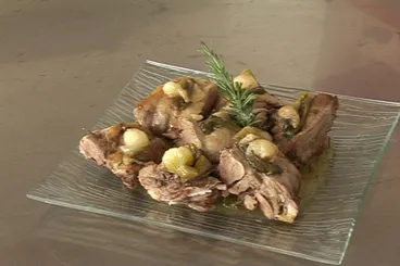 Image recette Epaule d'agneau piquée au romarin
