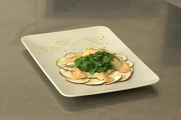 Image recette Copeaux de foie gras au sel, cèpes marinés et salade de cerfeuil