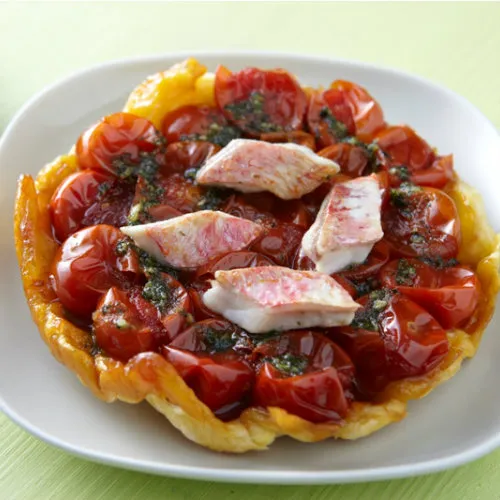 Image recette Tarte Tatin aux tomates cerises et rouget au basilic