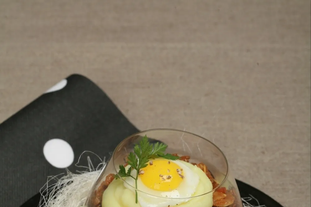 Image recette Crémeux de panais, oeuf de caille au plat et éclats de châtaigne