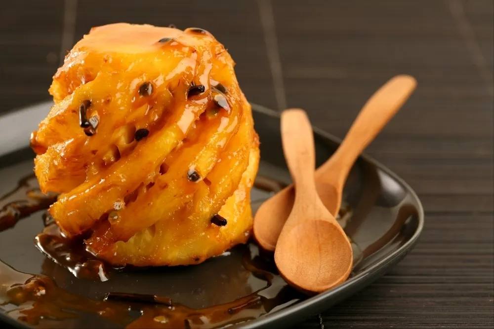 Image recette Ananas rôti à la vanille et fruits de la passion