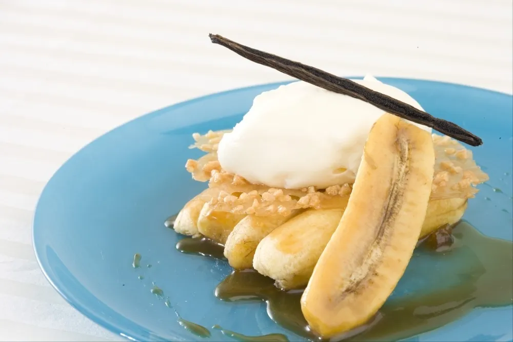 Image recette Bananes confites à la sauce caramel, sabayon mascarpone et tuile croustillante
