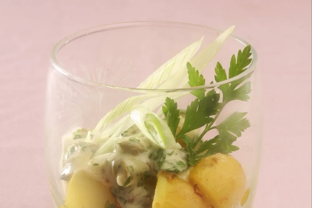 Image recette Salade de pommes de terre primeurs et sauce tartare