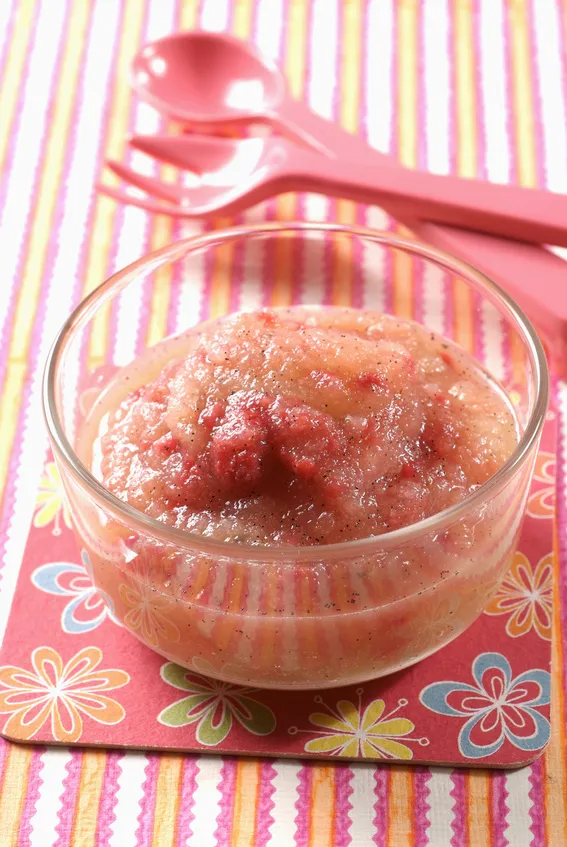 Image recette Compote de rhubarbe, framboise, pomme vanille