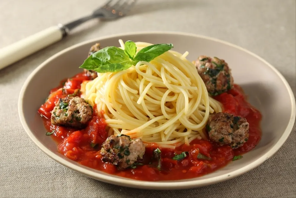 Image recette Spaghetti et boulettes de veau, sauce tomate et basilic