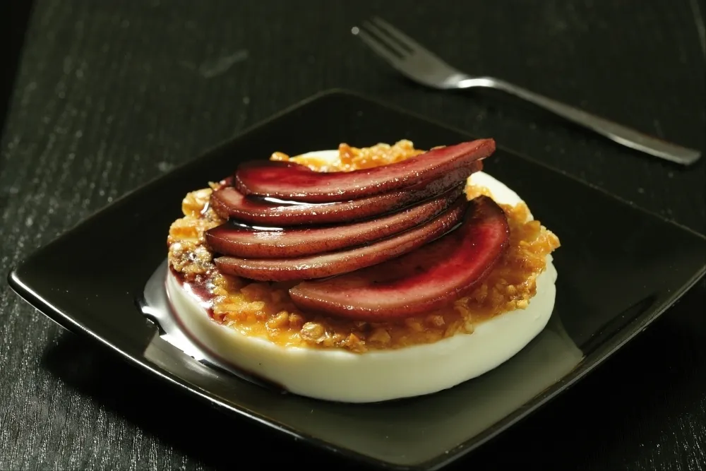 Recette Panna cotta au sésame noir et shortbread au yuzu