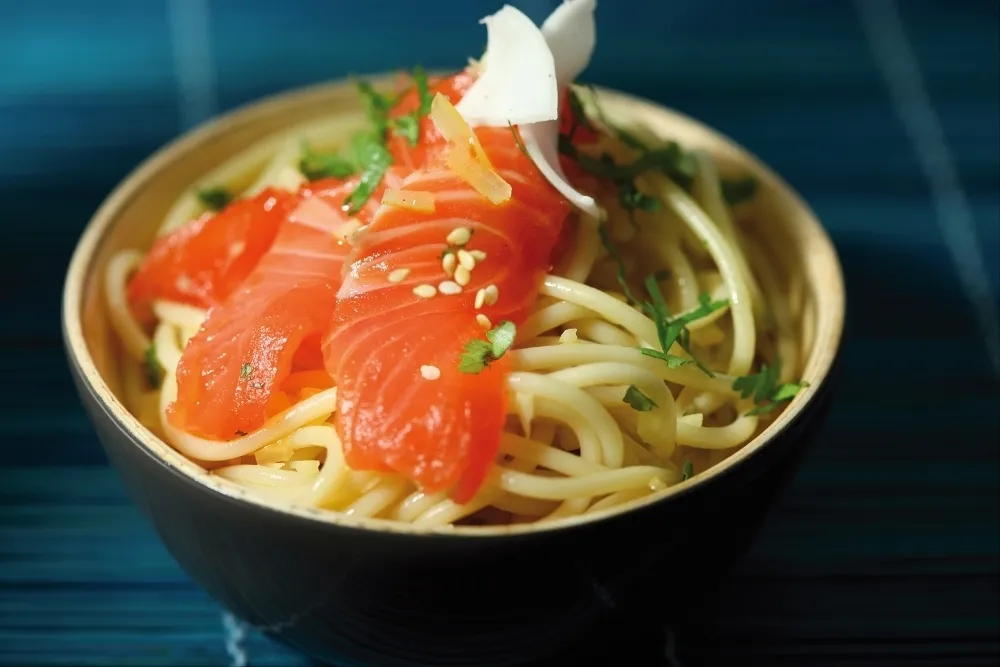 Image recette Spaghettoni saumon cru, gingembre et citron confit