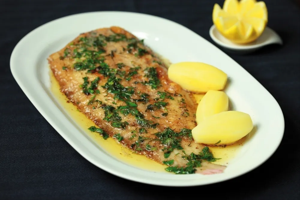 Recette Sole meunière, pommes tournées vapeur