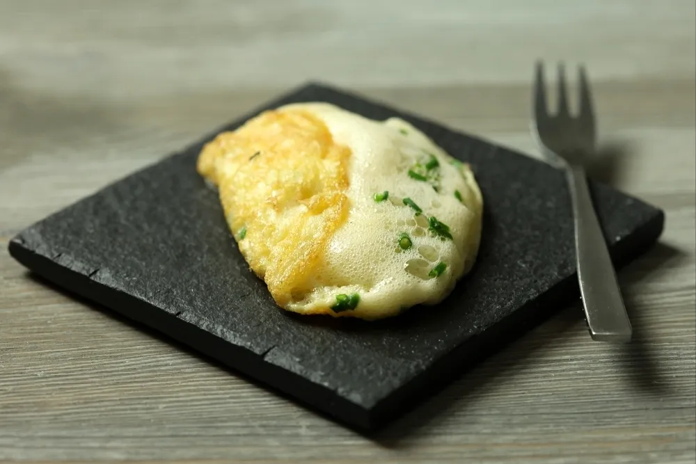 Image recette Omelette soufflée à la ciboulette et chèvre frais
