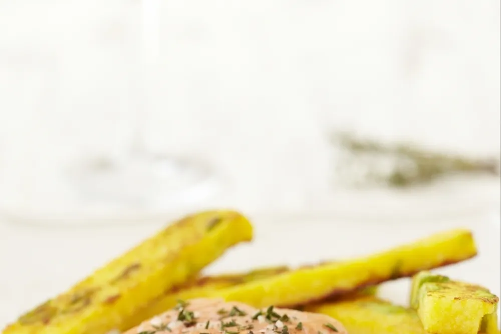 Image recette Saumon mi-cuit au thym et polenta aux petits pois