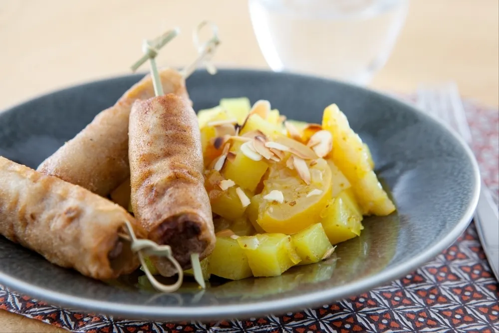 Image recette Kefta d'agneau à la menthe, crème aigrelette et pommes de terre primeurs facon tajine