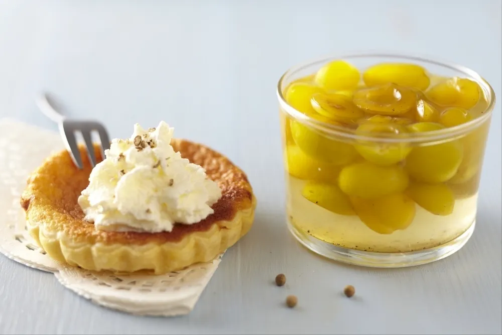 Image recette Nage de mirabelles à la citronnelle, mirliton au poivre blanc du Penja