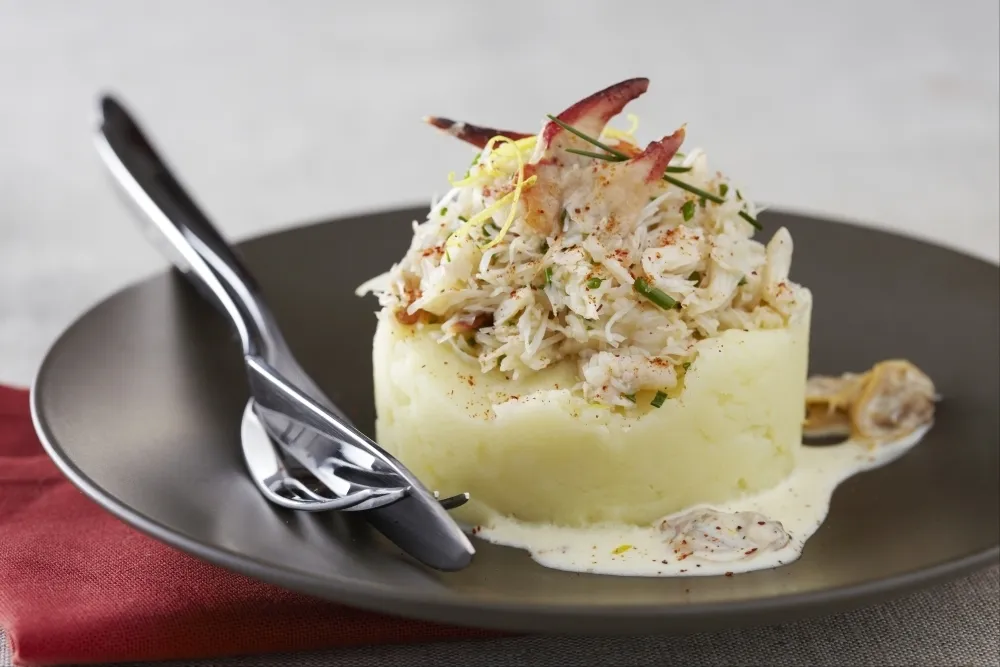 Image recette Chaud-froid de crabe et purée de pommes de terre aux palourdes