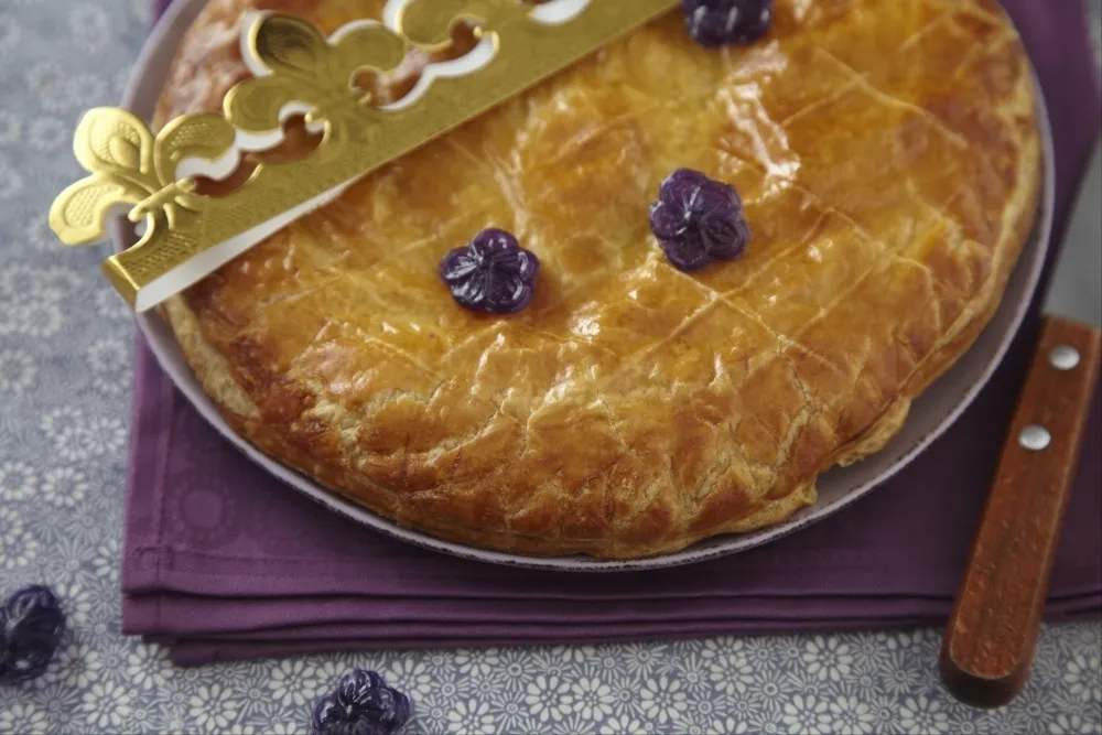 Image recette Galette des Rois, crème pâtissière à la violette de Toulouse
