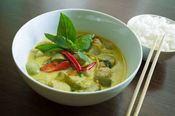 Image recette Curry vert de gambas thaï,  riz parfumé