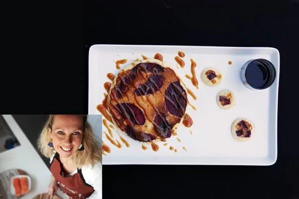 Image recette Pancake, pommes au vin rouge et caramel au beurre salé avec l'influenceuse Delphine (Bounsandbabz)