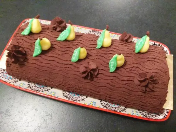 Bûche roulée poire caramel