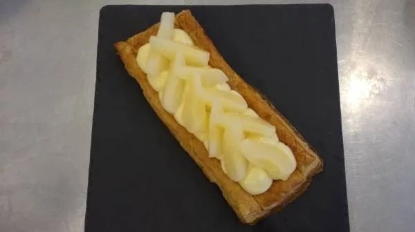 Image recette i-chef Pro : Tarte en bande aux poires et crème pâtissière