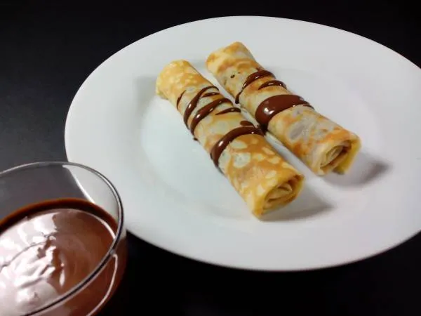 Image recette i - chef pro : Crêpe, sauce chocolat