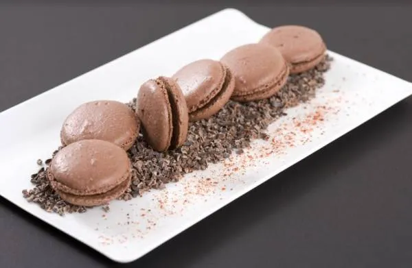 Image recette Macaron au sucre cuit chocolat et piment d'Espelette