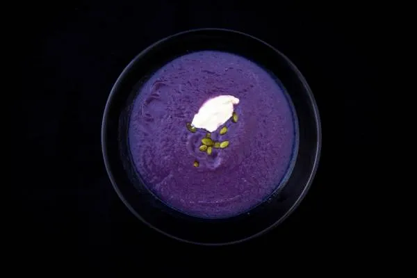 Image recette Velouté de chou-fleur violet et son petit tartare de légumes et saumon fumé 