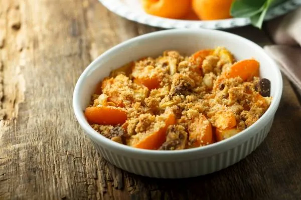 Image recette Abricots rôti au romarin et son crumble aux amandes