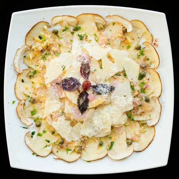 Image recette Carpaccio de Eryngii, sauce vierge aux agrumes et copeaux d’asperges vertes