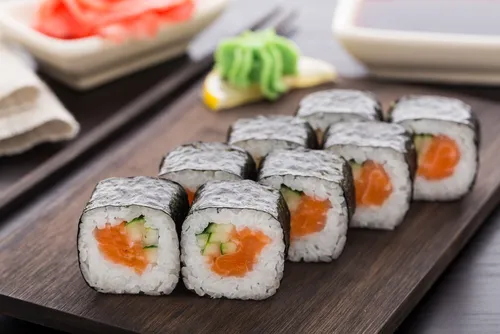 Image recette Sushi de saumon frais mariné à la coriandre
