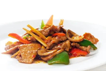 Image recette Emincé de boeuf au curcuma, wok de légumes à la citronnelle