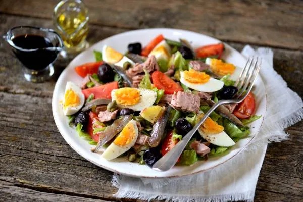 Image recette Salade Marseillaise au thon frais et anchois marinés