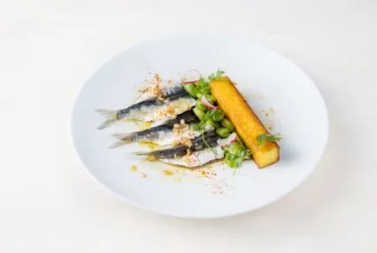 Image recette Polenta aux févettes, filet de sardine mariné au piment 