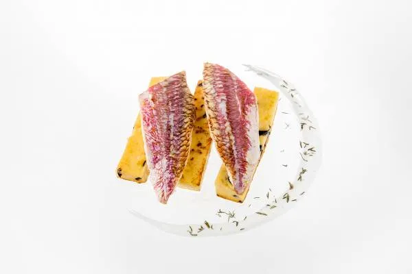 Image recette Filet de rouget grillé, polenta crémeuse aux olives