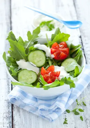 Image recette Salade de roquette et crudités