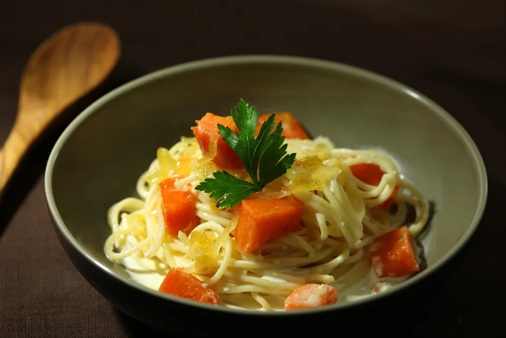 Image recette Spaghetti italien au poulet, basilic et potiron à la Bresaola