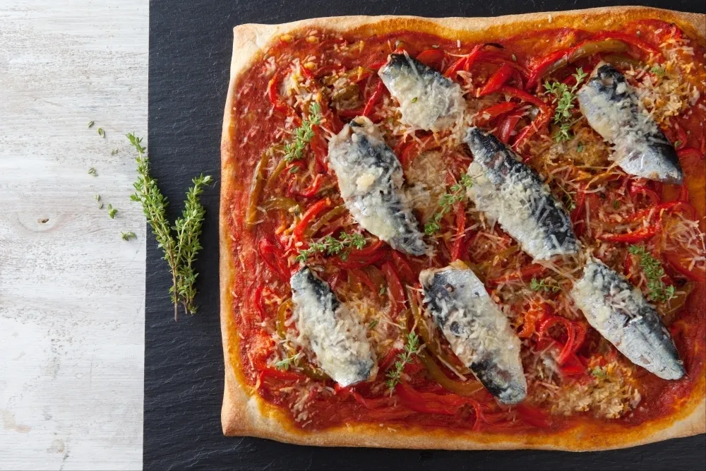 Image recette Pizza poivronnade et sardines au thym citron