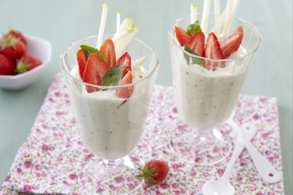 Image recette Crème au basilic, fraises et pommes Granny Smith
