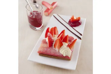 Tartelettes fraises, rhubarbe et verveine