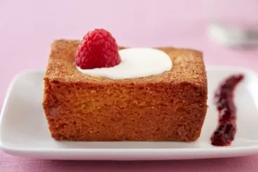 Image recette Cake citronné à la polenta et caramel de framboises