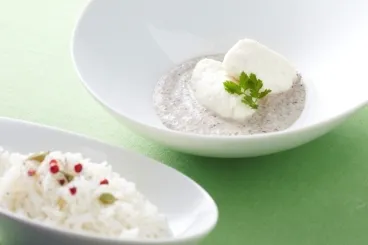Image recette Quenelles de cabillaud, sauce champignons et riz parfumé aux épices