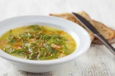 Image recette Potée de Saumon et crevettes grises, beurre à l’aneth, roquette et toast à l’huile d’olive.